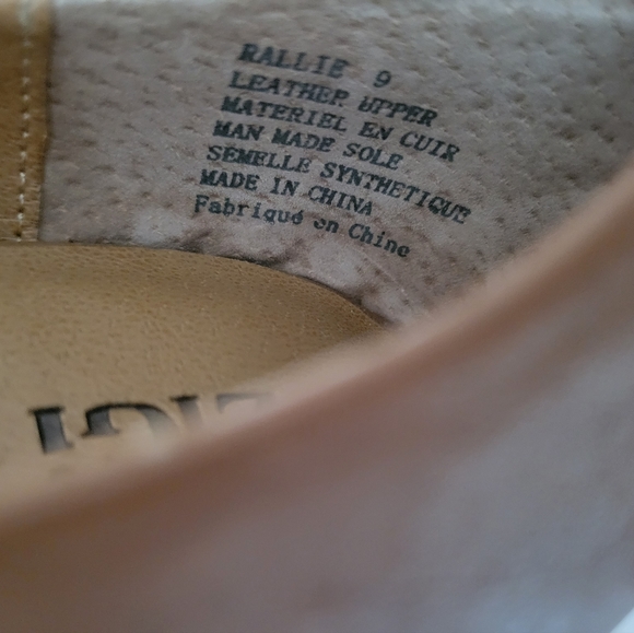 ZIGI Girl Leather Pumps. Size 9. - Picture 10 of 10